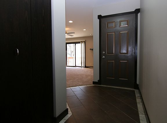 4th image of 320 Woodridge Cir