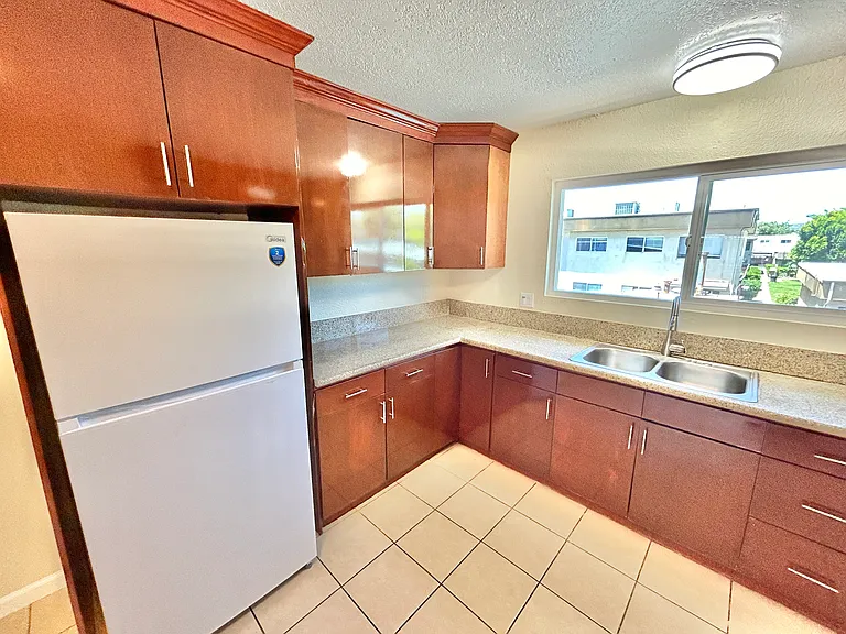 1160 N Broadway #14 — Photo 7