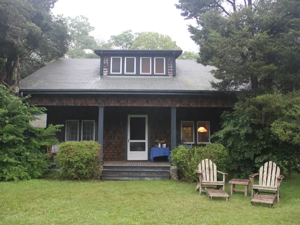 1715 Main Rd, Westport, MA 02790