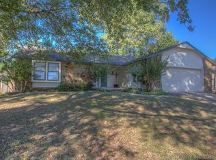 1904 S Yellowood Ave, Broken Arrow, OK 74012