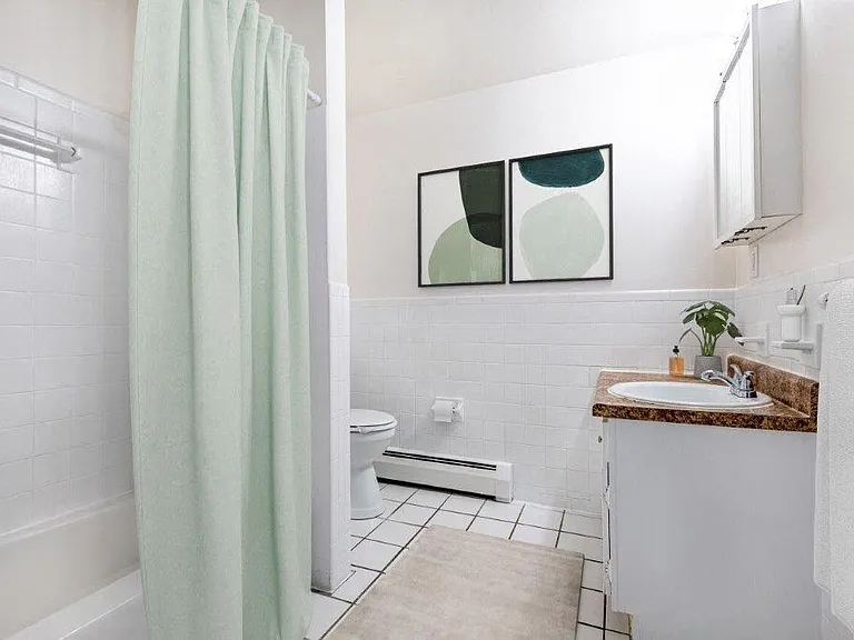Glenbrook Manor Apartment Homes — Photo 10