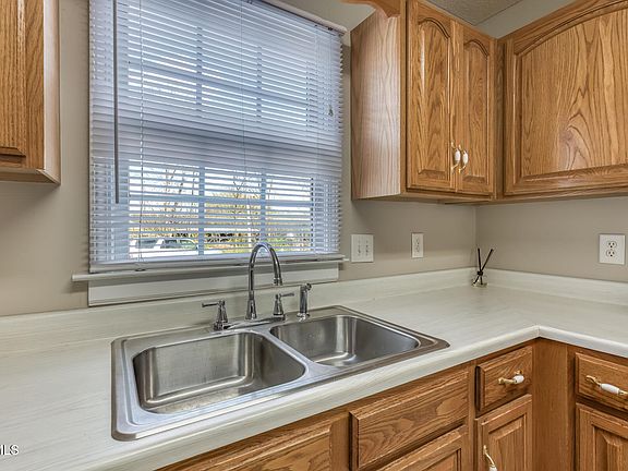 5th image of 716 King Springs Rd APT 7