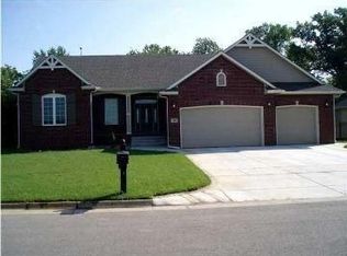 300 E Timber Creek St, Haysville, KS 67060