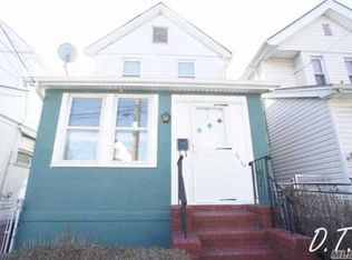 9560 114th St, South Richmond Hill, NY 11419
