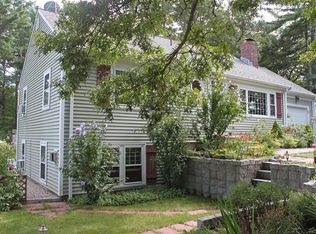 21 Mariner Cir, Cotuit, MA 02635