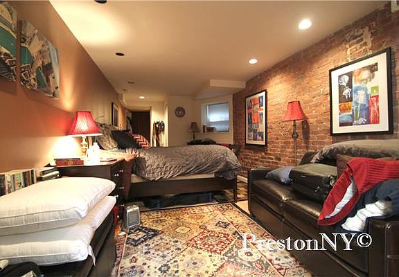 2nd image of 19 Jones St APT 4