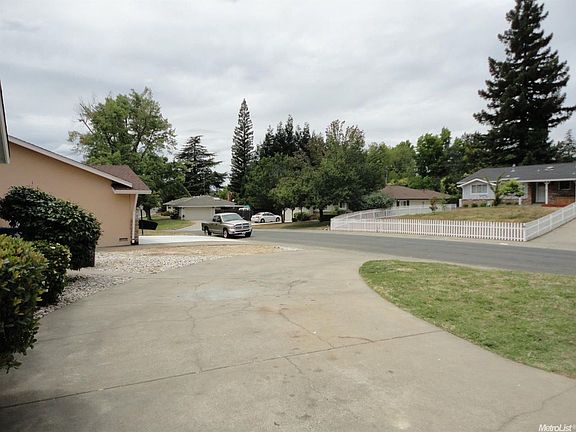 2nd image of 7728 Uplands Way