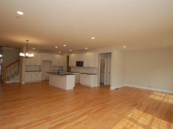 5th image of 14 Chesterfield Lane #9A