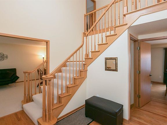 3rd image of 316 Galway Dr