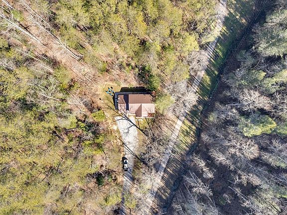 3rd image of 4204 Dellinger Hollow Rd