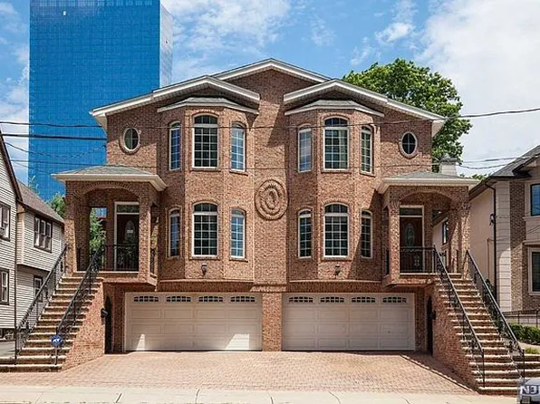 153 Old Palisade Rd, Fort Lee, NJ 07024