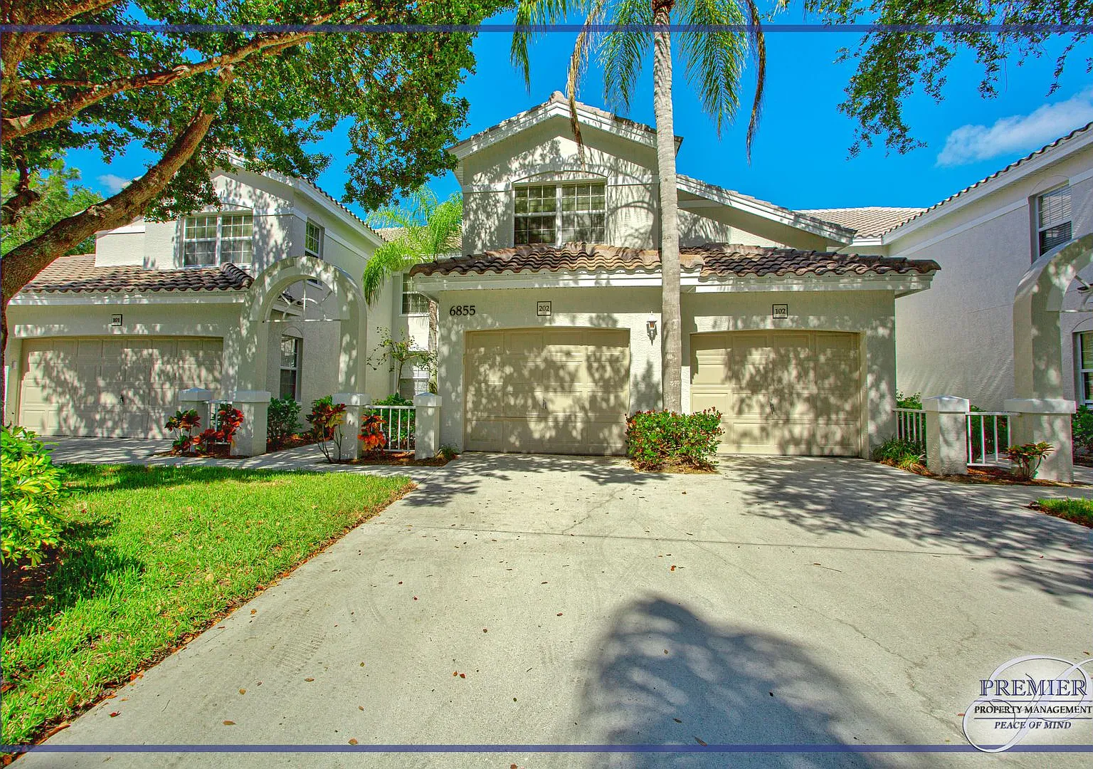 Furnished 3 Bed/2 Bath Villa W/ Garage North Naples Calusa Bay South Gated Lake View — Photo 3