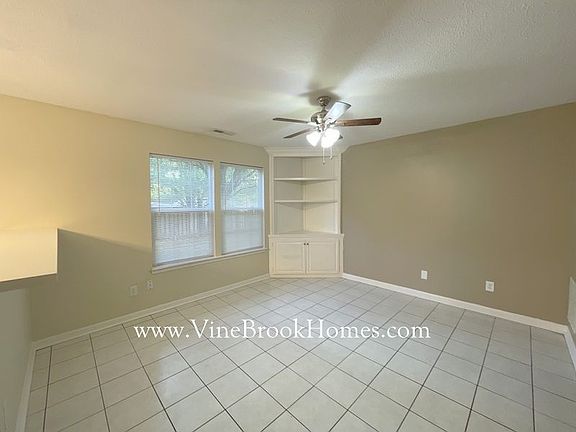 4th image of 3735 Mechanicsburg Dr