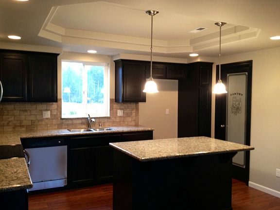 5th image of 542 Basil Ave