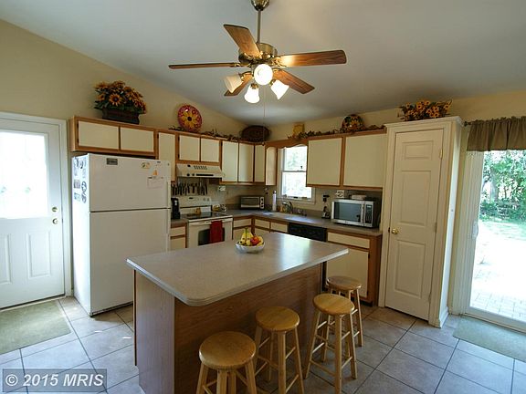 3rd image of 1686 Amberly Ct N