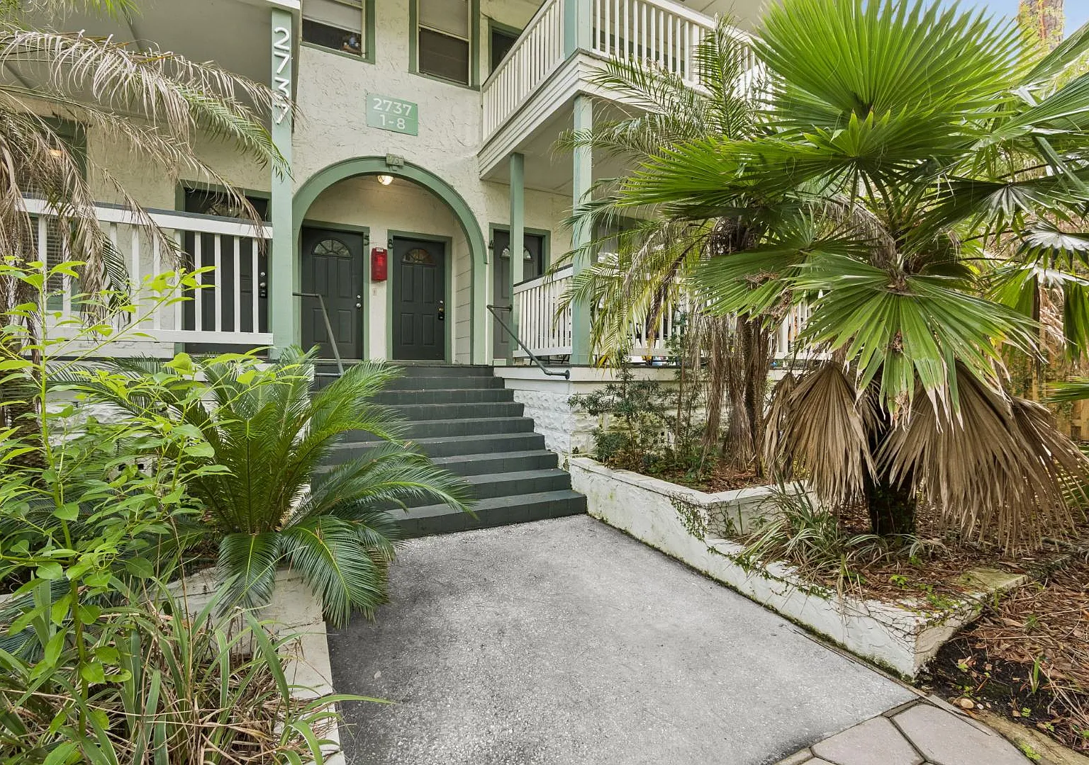2749 Vernon Terrace — Photo 1