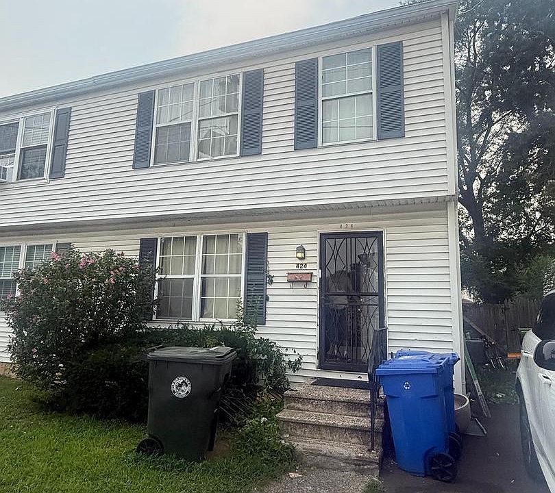 1st image of 424 Saint Mary St