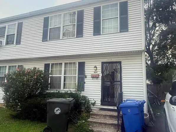 424 Saint Mary St, Burlington, NJ 08016