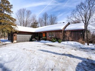 9889 Perth Rd, Rideau Lakes, ON K0G 1X0