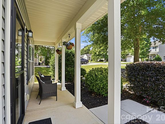 3rd image of 1198 Jasmine Dr