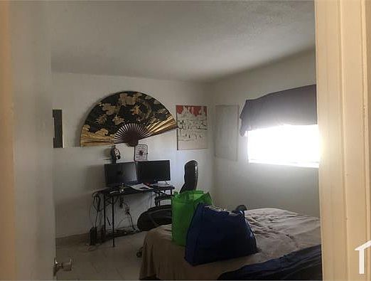 4th image of 421 Silver Beach Ave #11