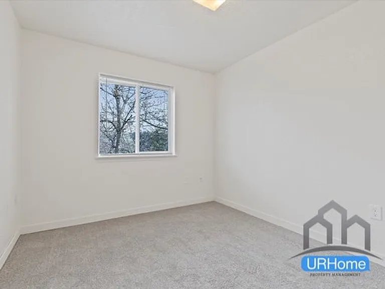 120 SE 143rd Ave — Photo 13