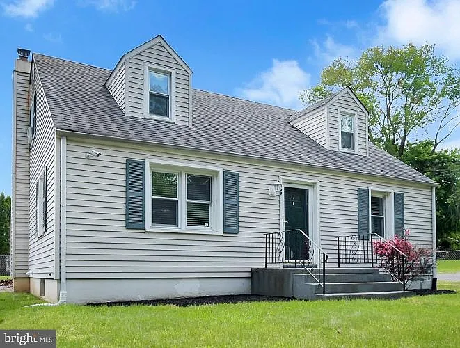 199 Green Ln photo 1