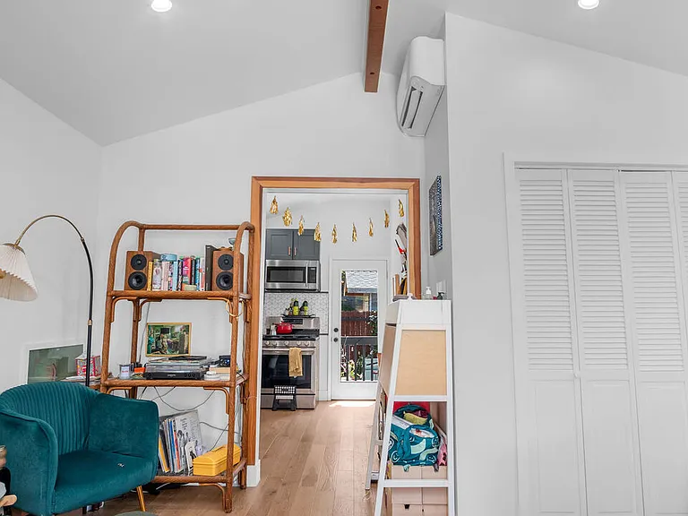 5114 Miriam St — Photo 10