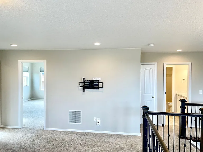 5758 Griffin Dr — Photo 20
