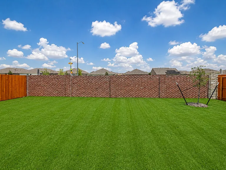 15016 Reyes Rd — Photo 18