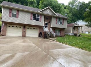121 Dustins Cv, Eleanor, WV 25070