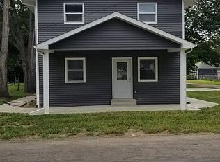 707 N Taylor St, Athens, IL 62613