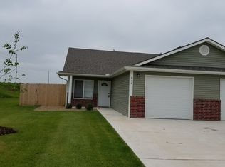 914 N Redbud Ct, Valley Center, KS 67147