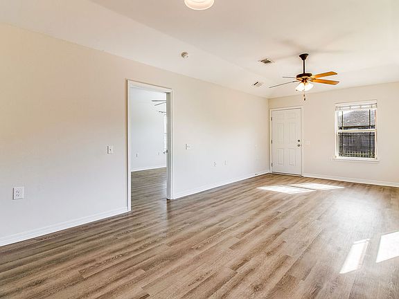 4th image of 5788 Pescara Dr