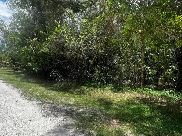 13843 72nd Court N, The Acreage, FL 33412