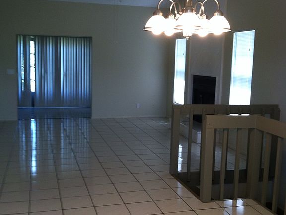 Dining area/living room