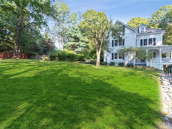 3rd image of 388 Croton Ave