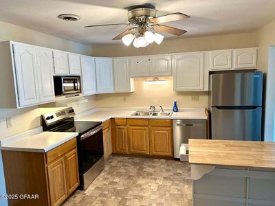 815 Duke Dr APT 325, Grand Forks, ND, 58201