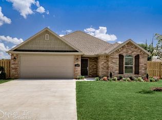 1021 Silverthorn St, Centerton, AR 72719