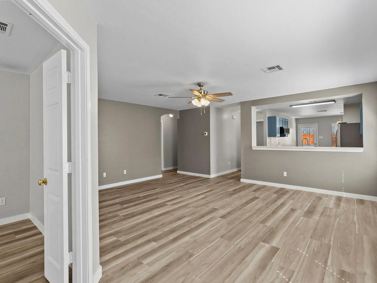 3 bed, 2.0 bath, 1580 sqft, $1,950 — Photo 3