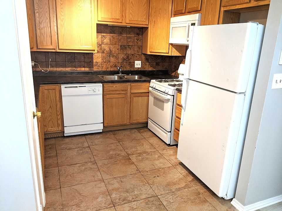 1st image of 15 Kingery Quarter #207