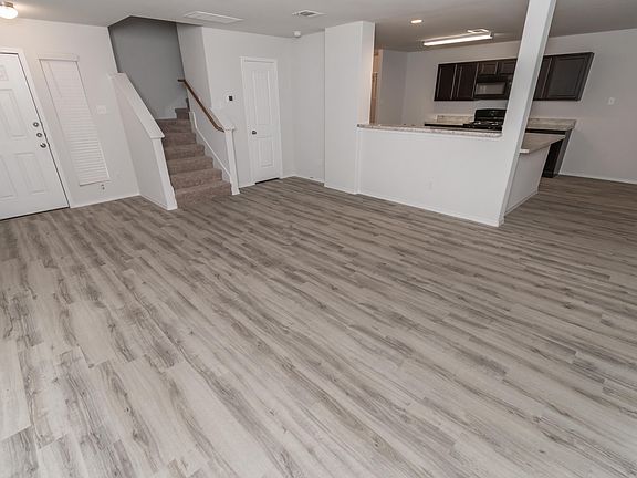 2nd image of 3206 Honeysuckle Dr