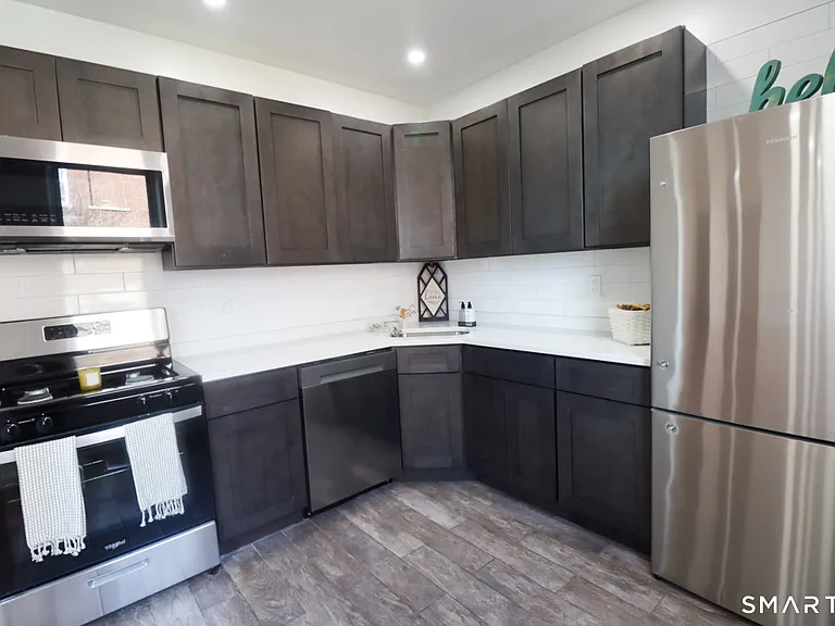 156 Garfield Ave — Photo 7