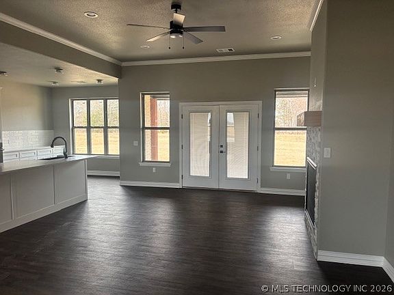 4th image of 180 Sunset Cv