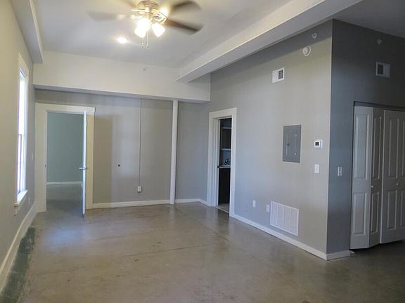 2nd image of 421 Brady St Ste 2