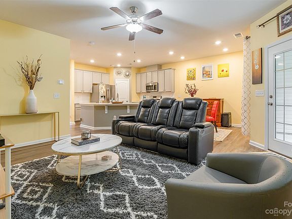5th image of 9428 Avery Lilac Ln