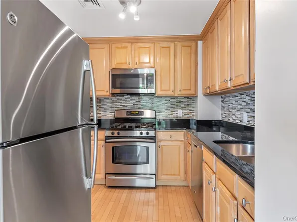 3625 Oxford Avenue image 5 of 12