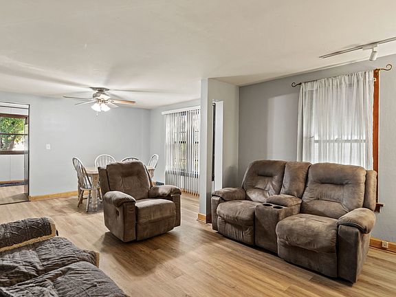 2nd image of 817 27th St
