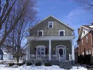 525 N Columbia St photo 1