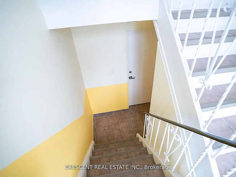 19 Queen St W #1 — Photo 11